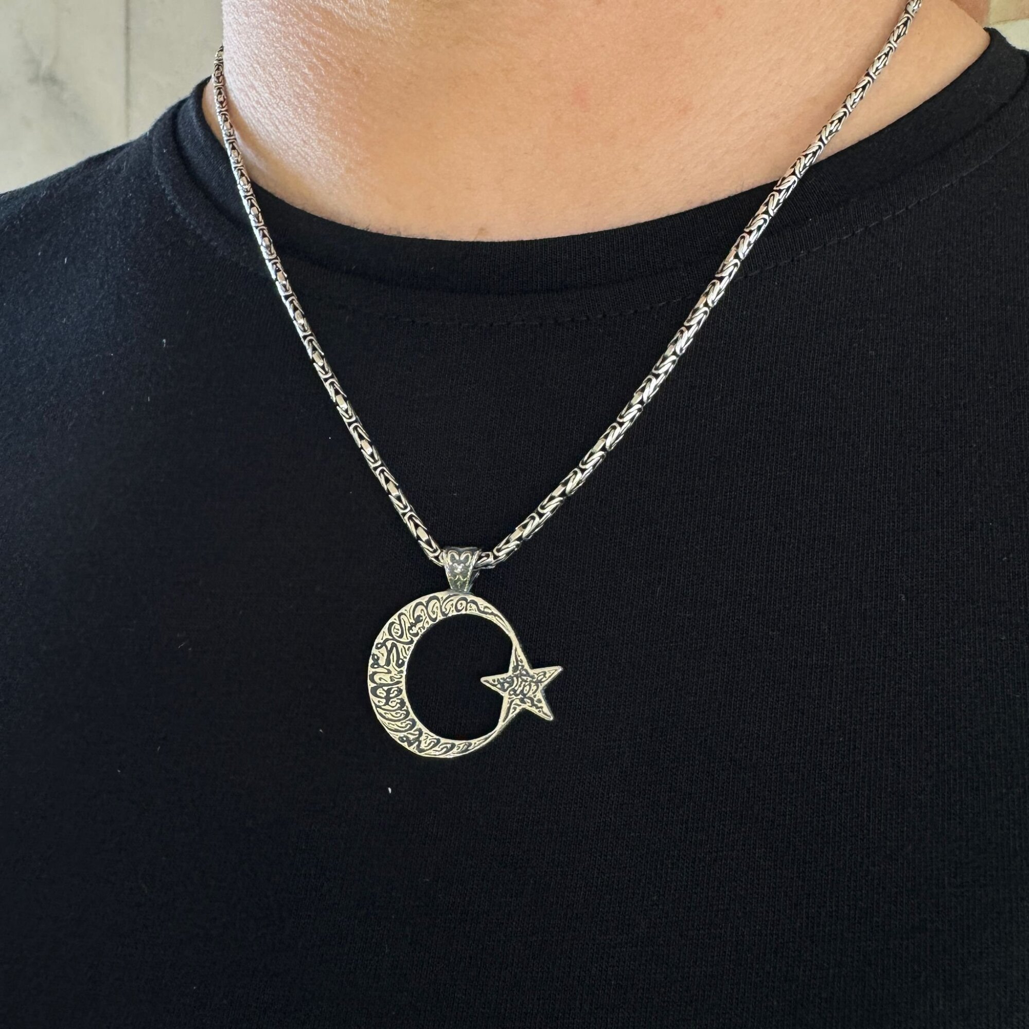 925 Ayar Gümüş 2 mm Kral Zincirli Kelime-i Tevhid İşlemeli Dualı Erkek Kolye - 4