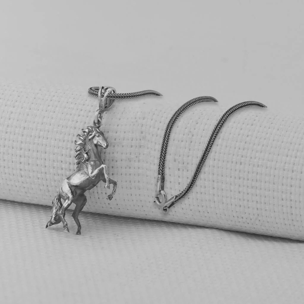 925 Ayar Gümüş Dört Nala Giden Üç Boyutlu At Figürlü Erkek Kolye - 1