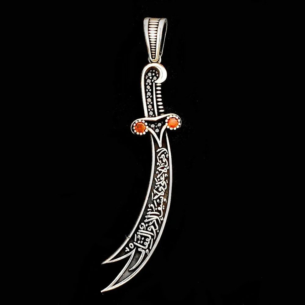 925 Ayar Gümüş Kırmızı Taşlı La Feta İlla Ali La Seyfe İlla Yazılı Zülfikar Motifli Kolye Ucu - 2