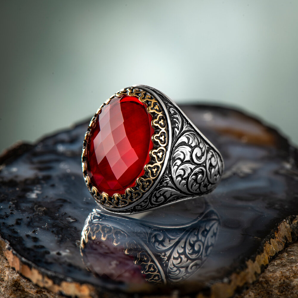 Oval Model Kırmızı Fasetli Zirkon Taşlı Gümüş Erkek Yüzük